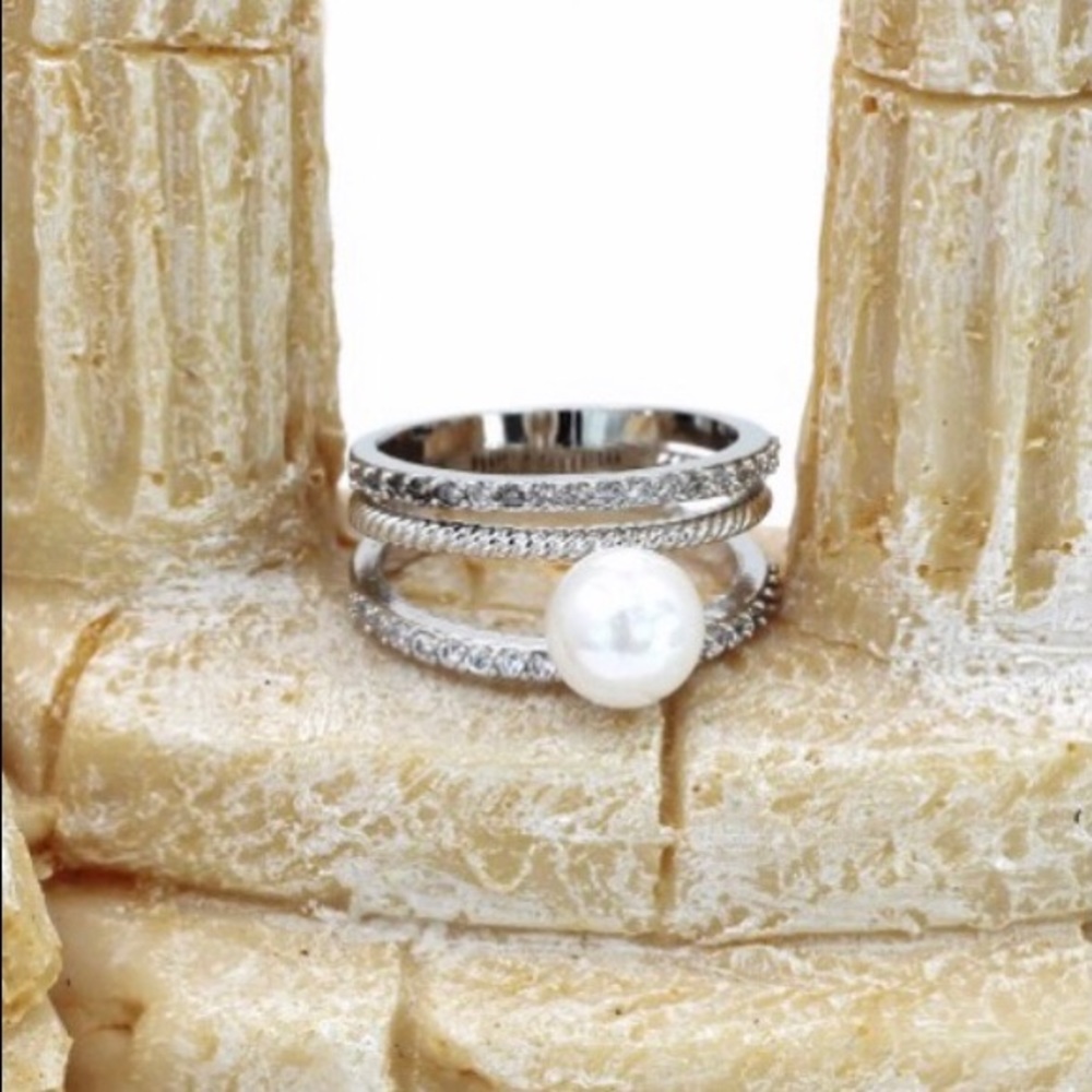 Ocean Fashion Silver Loop Small Crystal And Peal 6